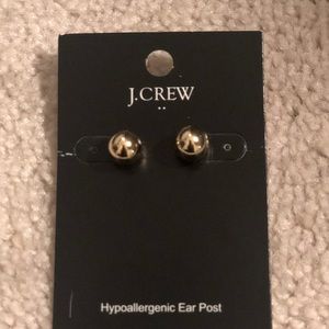 NWT! Stud earrings